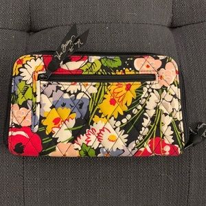 Vera Bradley Wallet Black and Red Poppy pattern